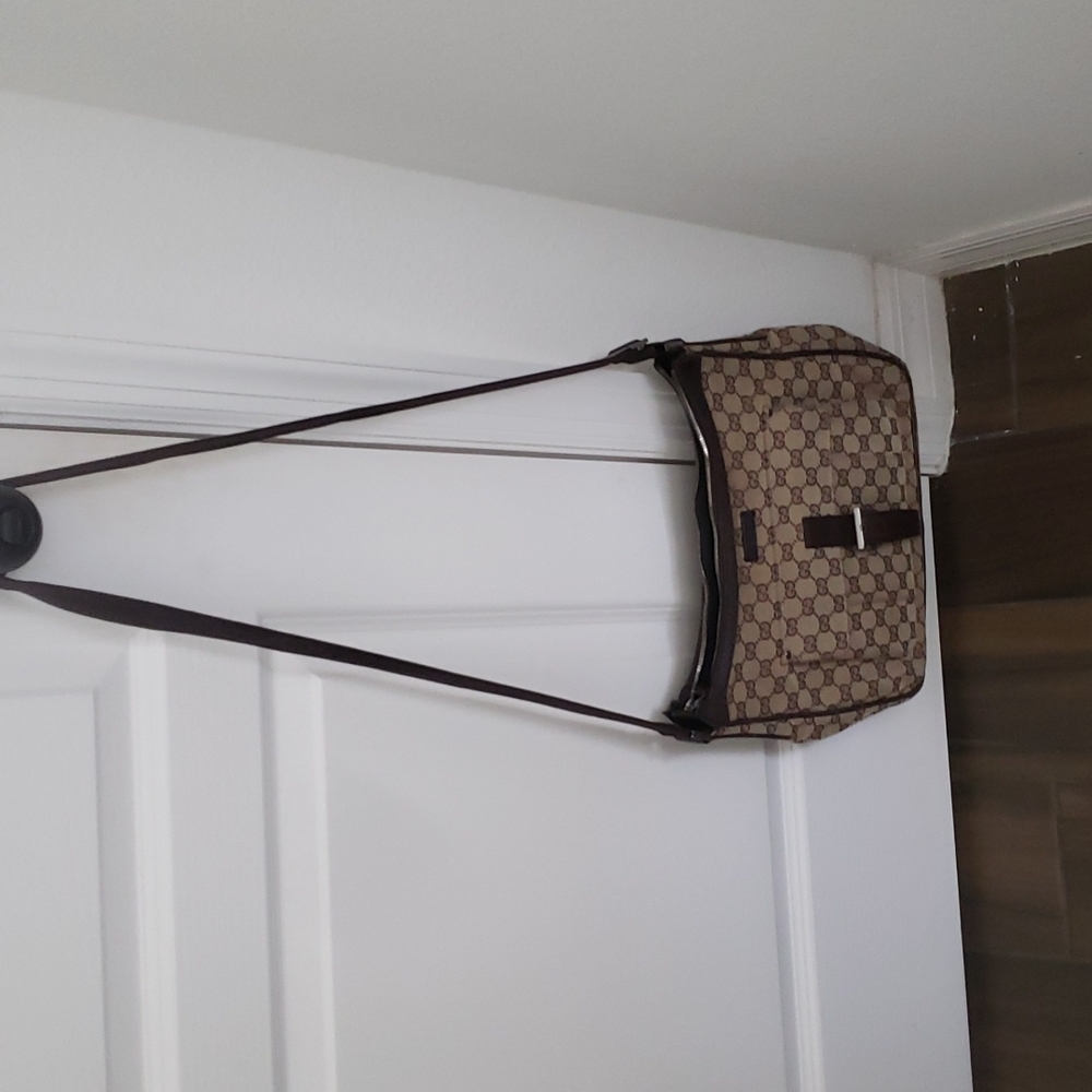 Gucci cross body bag